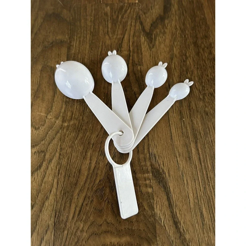 Vintage GOLD'N PLUMP Nesting Measuring Spoons Set 4 White *RARE COLLECTIBLE Y22